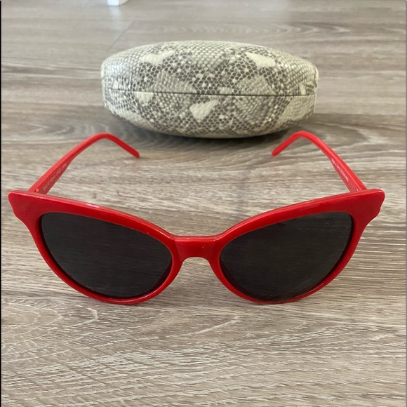 Francesca's Collections Accessories - Women’s Sunglasses With Case NWOT